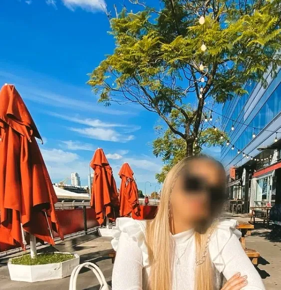 Anna, 29