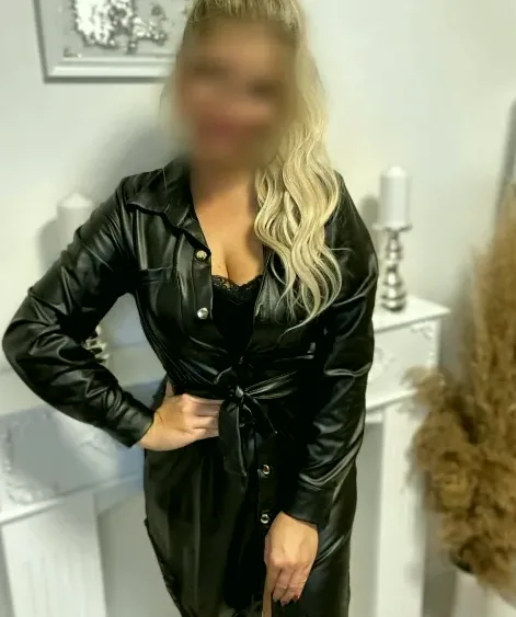 Fabienne, 35