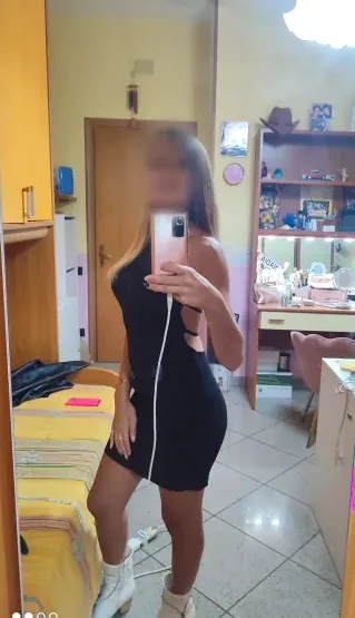 Lara, 34