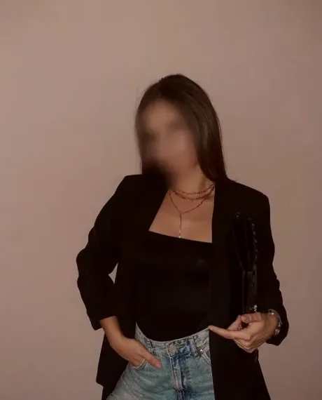 Marina, 35