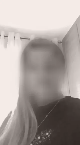 Mia, 40