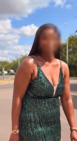 Nina, 34