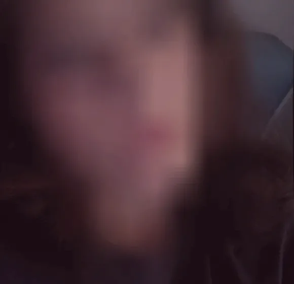 Stefanie, 21
