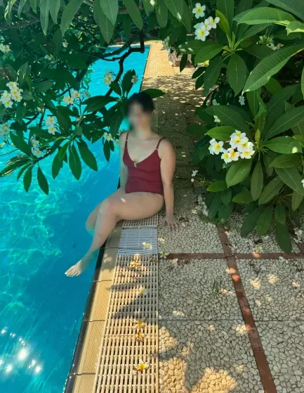 Thea, 33