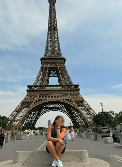 Zeynep, 27