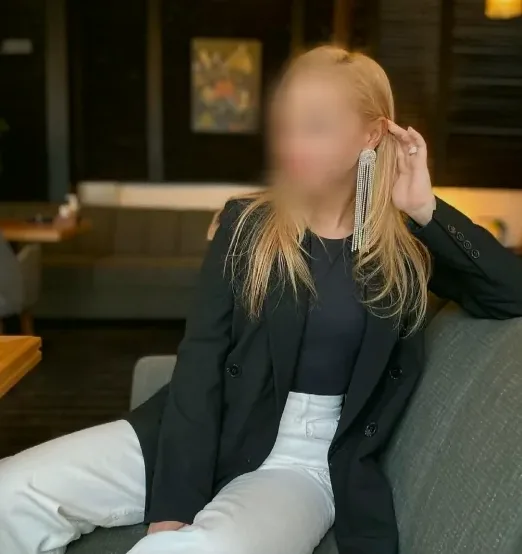 Antonia, 32
