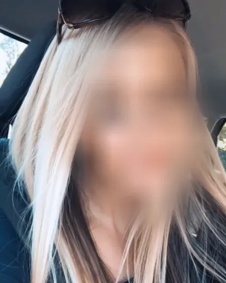 Chiara, 35