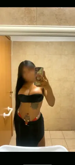 Isabell, 26