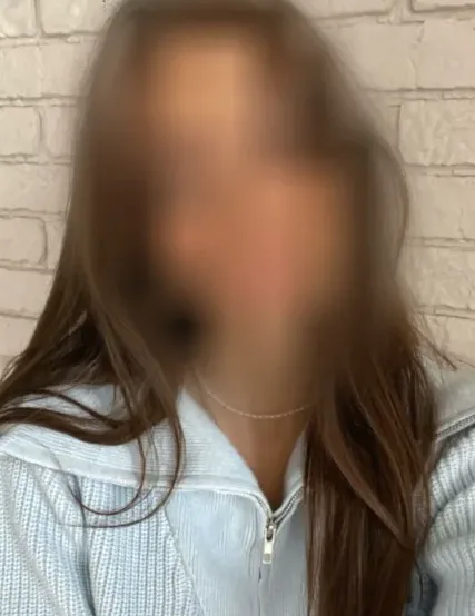 Julia, 29