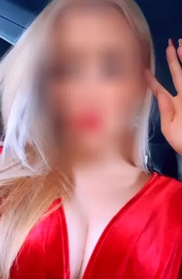 Juliane, 36