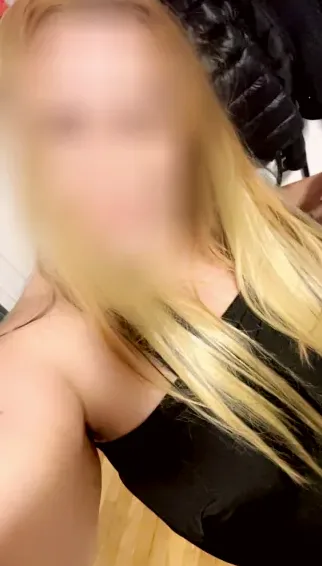Kira, 34