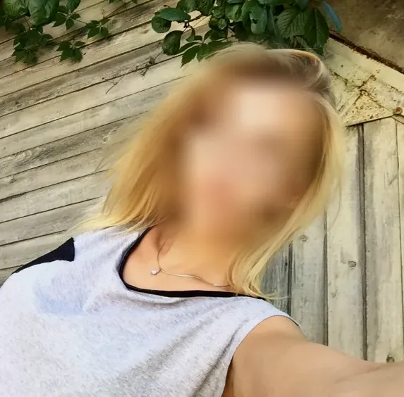 Leonie, 34