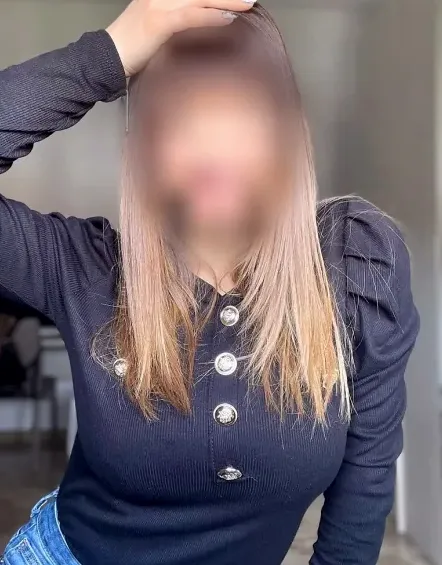 Mia, 37