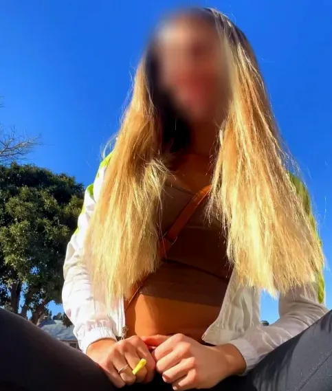 Nicole, 29