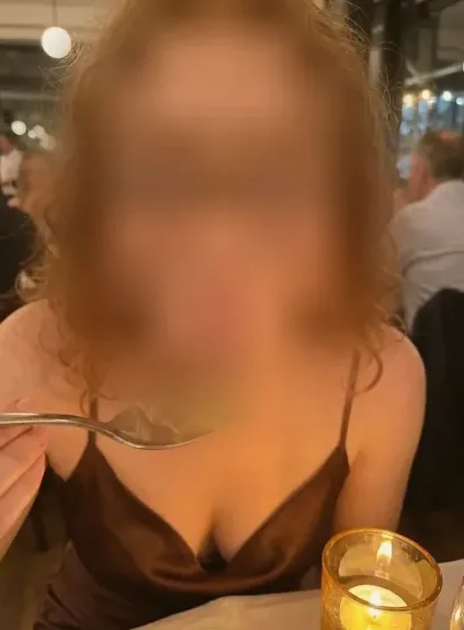Stefanie, 25